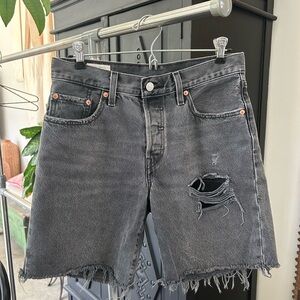 Levi's Women’s Distressed Black Denim Cut Off Jean Shorts Button Fly Size 27/4
